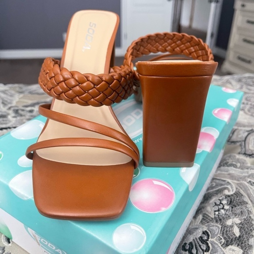 Soda Tan‎ Sandal Heels - Picture 6 of 9